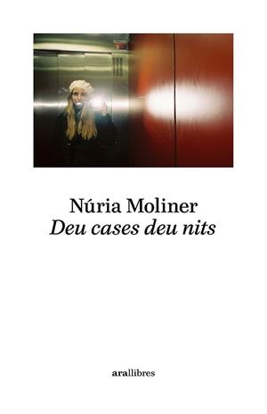 DEU CASES DEU NITS (CAT) | 9788411731256 | MOLINER, NÚRIA